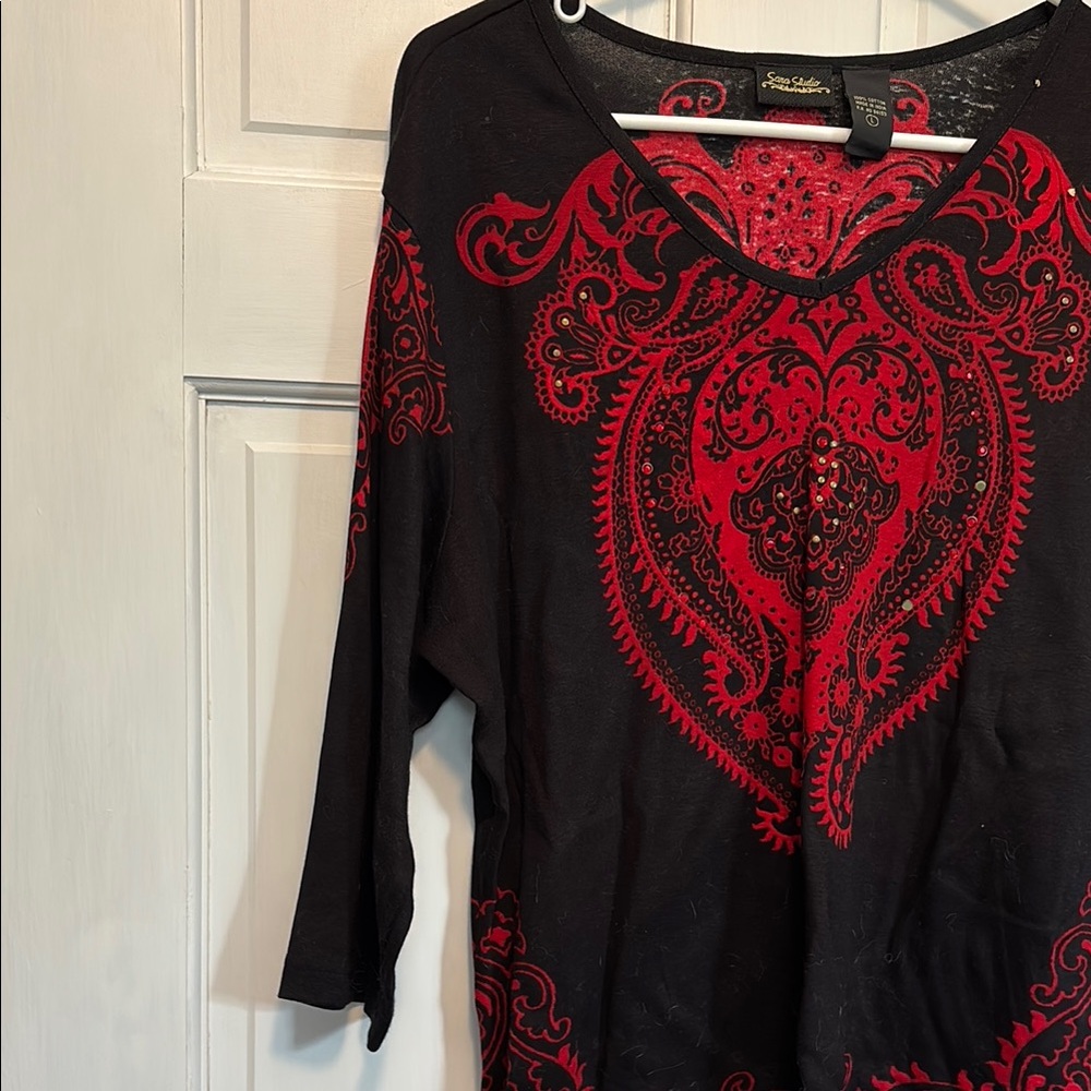 Sara Studio Red and Black 3/4 Sleeve Graphic Blouse - Picture 3 of 5
